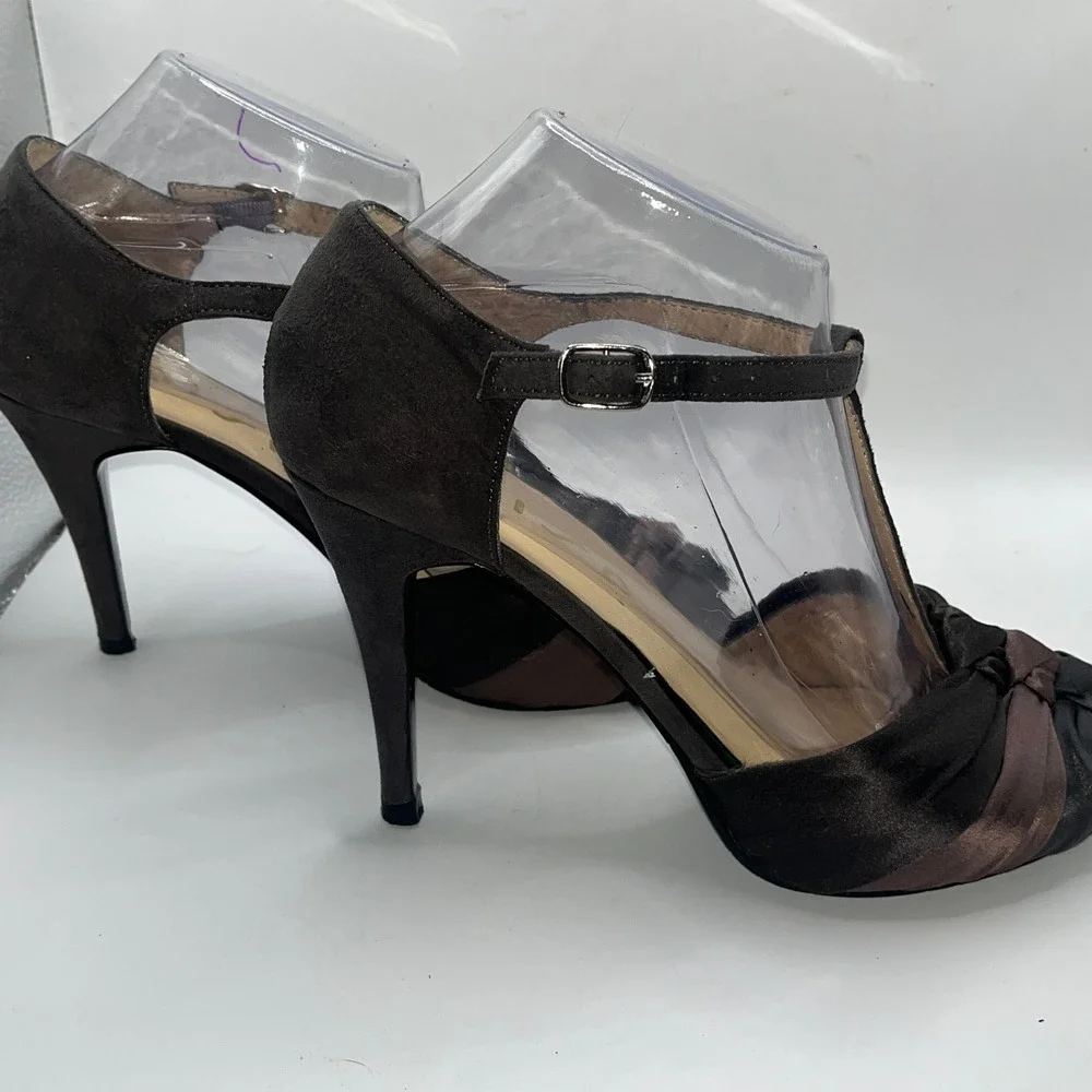 Unisa Womens 7.5M T-Strap Peep Toe Satin Bow Suede Heels Vintage Glam Evening